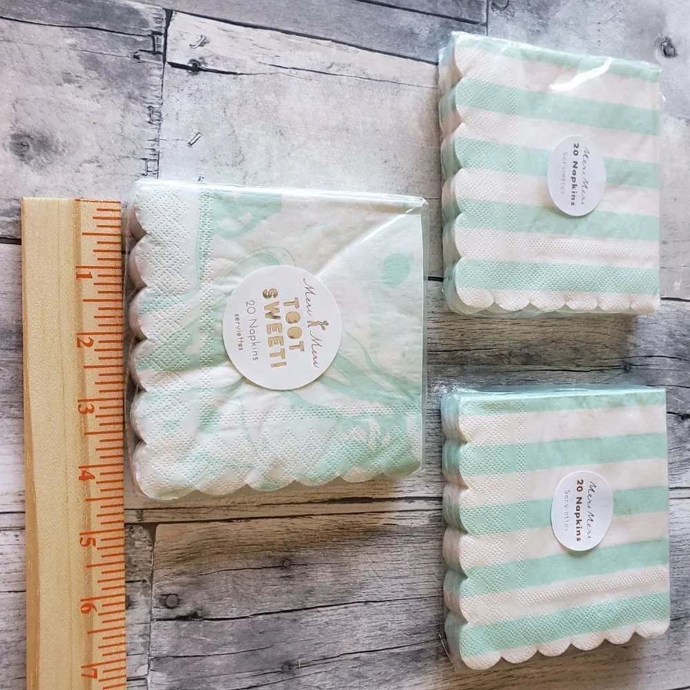 NWT - Meri Meri Mint and White Napkins (60)